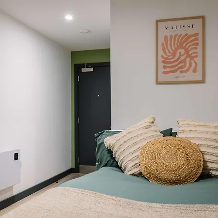 Leonardo Living Modern & Ensuites In Appartement