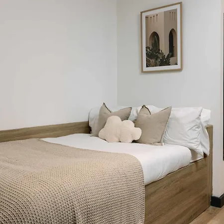 Leonardo Living Modern & Ensuites In Leeds (West Yorkshire)