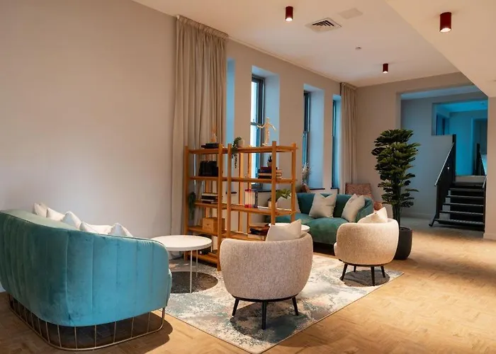 Thoresby Hall In Apartment